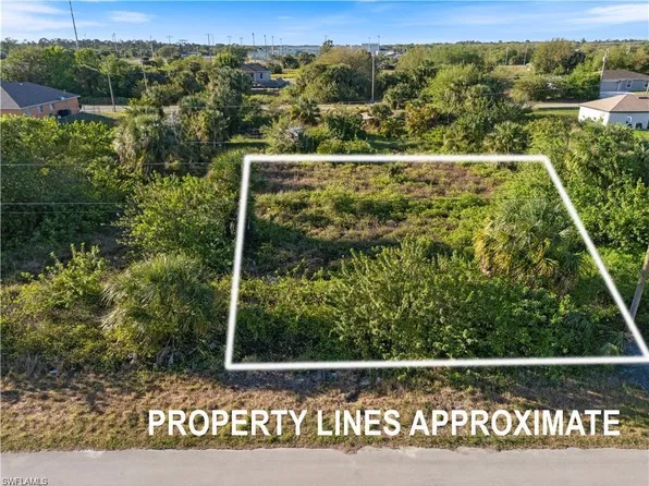 820 Casper Yost ST E, LEHIGH ACRES, FL 33974