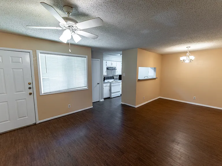 7001 Sanger Ave #205 — Photo 1