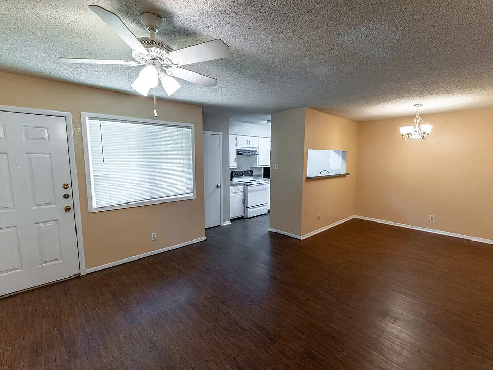 7001 Sanger Ave #204