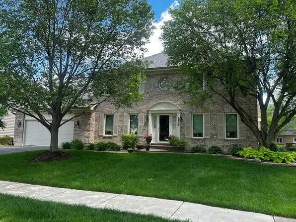 2804 Seiler Dr, Naperville, IL 60565