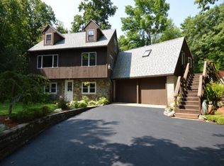 19 Coffeetown Rd, Deerfield, NH 03037