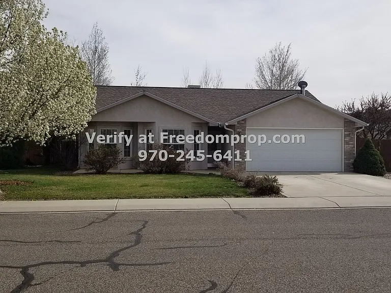 736 Galena Dr — Photo 1