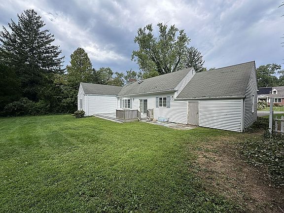 5th image of 20 E Maple Rd