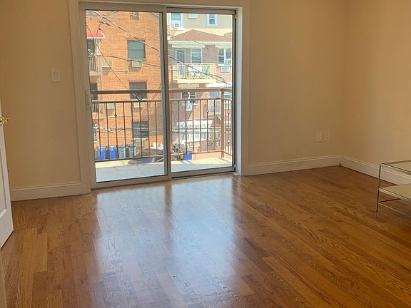 4th image of 4222 213th St #33F