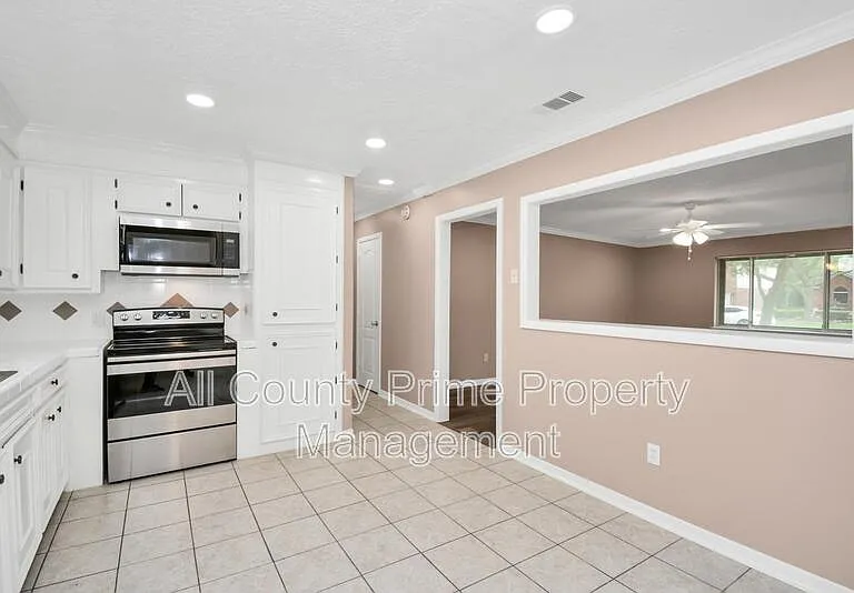 1906 Airline Dr — Photo 10
