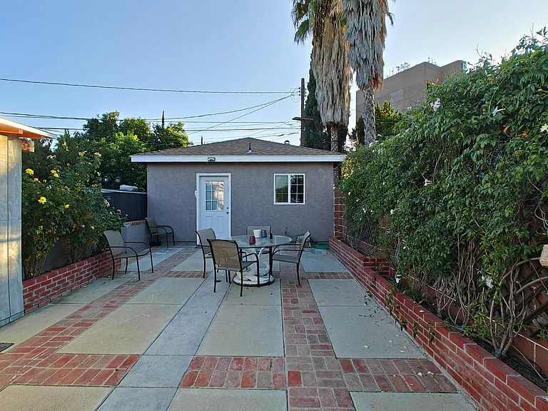18234 Weddington St — Photo 1