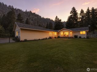4621 Navarre Coulee Rd, Chelan, WA 98816