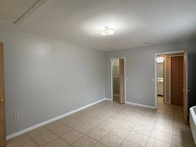 627 Orchid Dr — Photo 9
