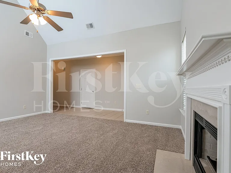 2127 Spaulding Pl — Photo 4