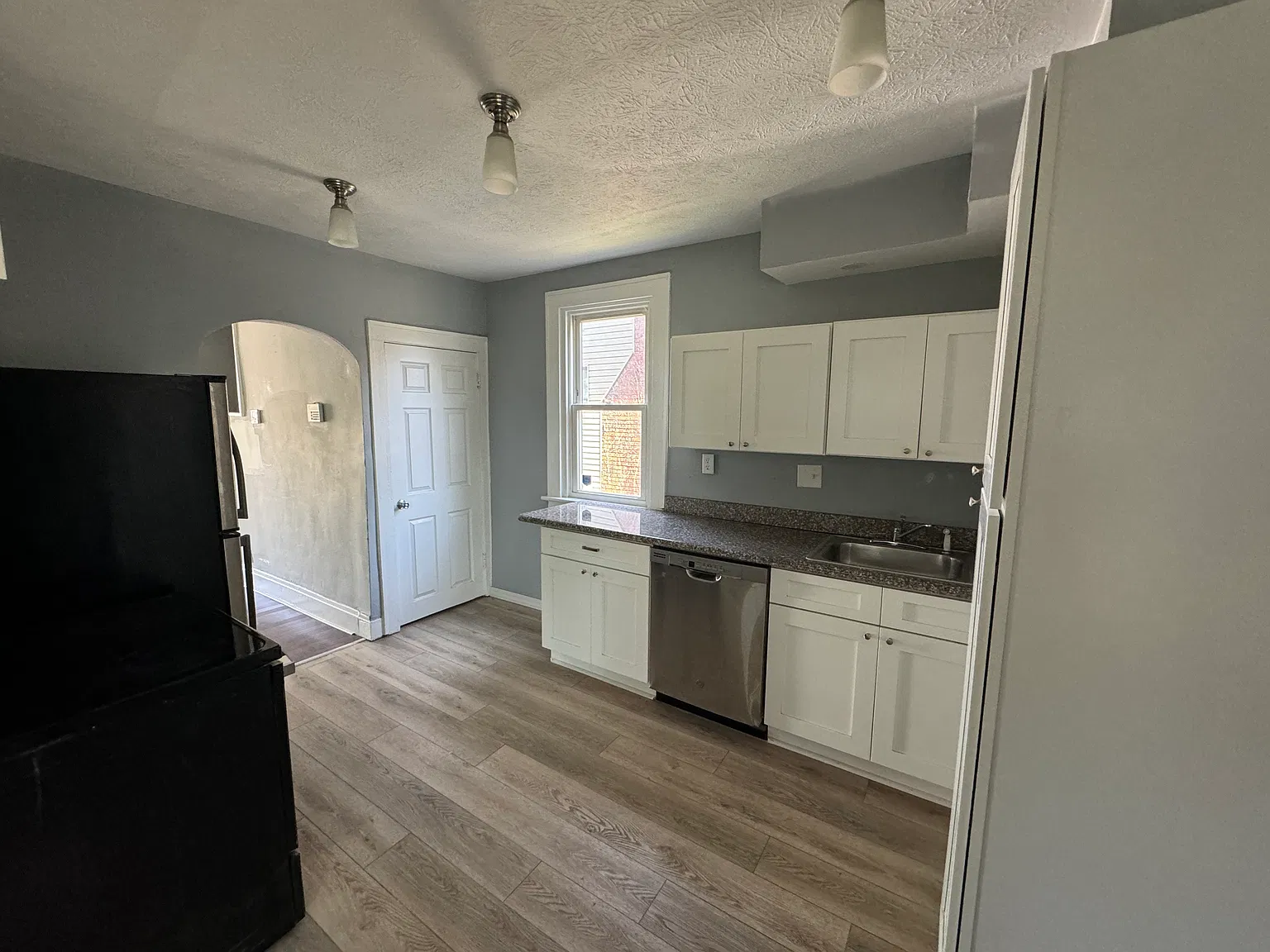 2 bed, 1150 sqft, $1,500 — Photo 3