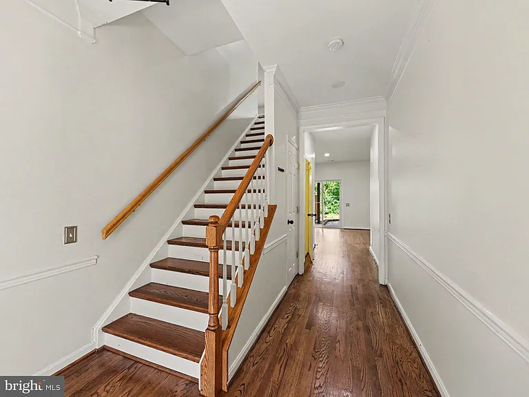 11527 Bertram St — Photo 11