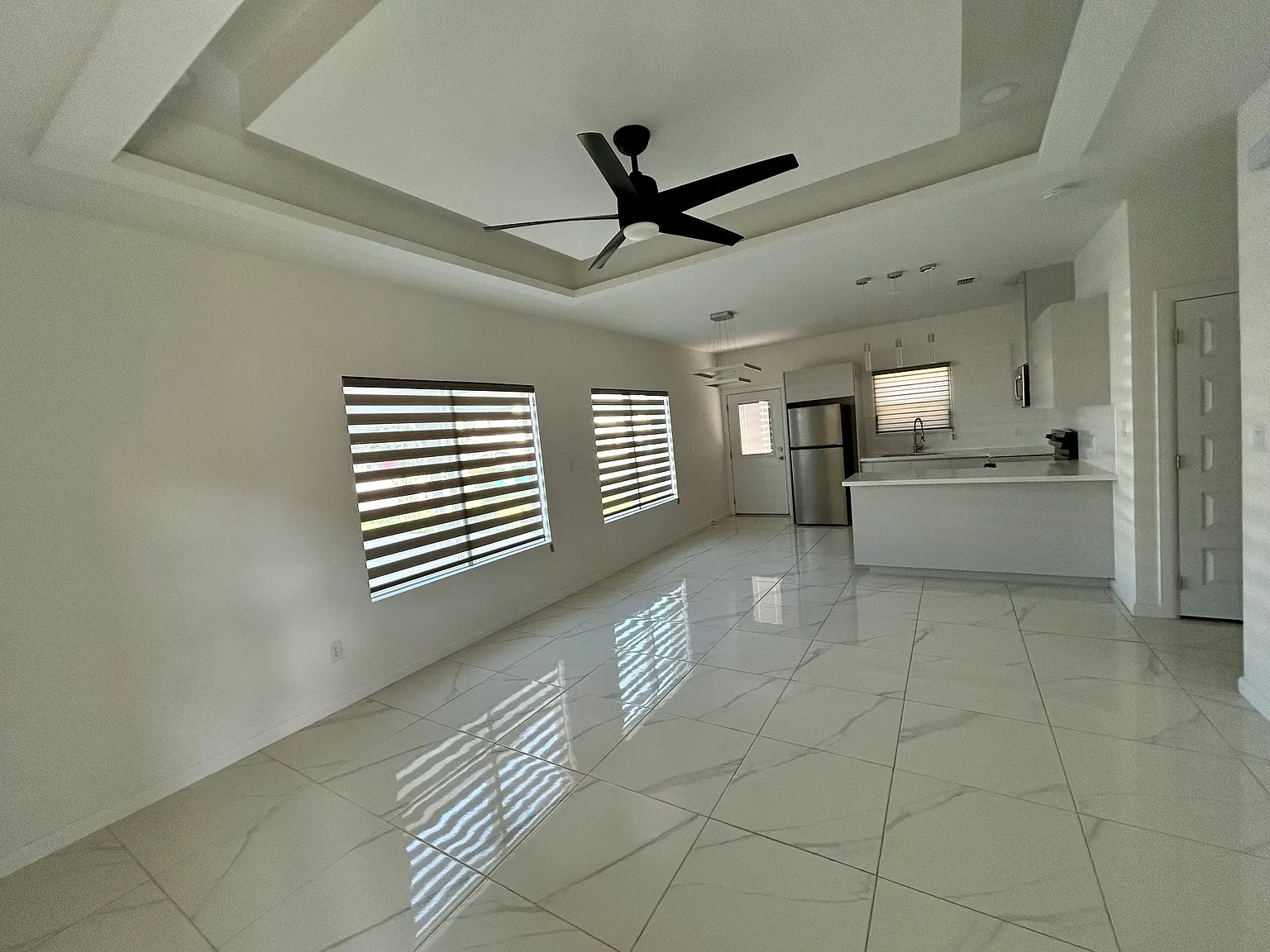 2 bed, 950 sqft, $1,200 — Photo 2