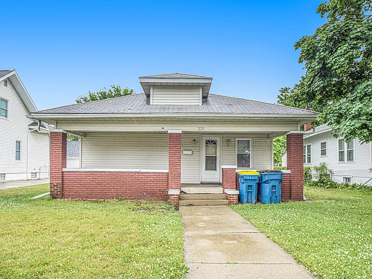 220 Harrison St — Photo 1
