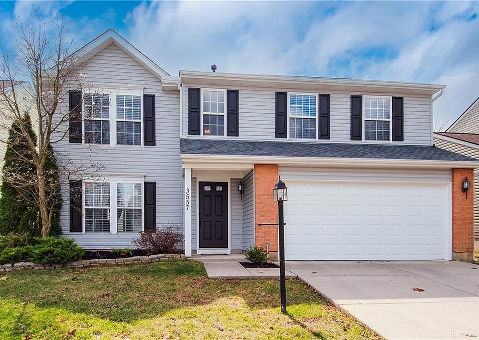 1st image of 3557 King Edward Way