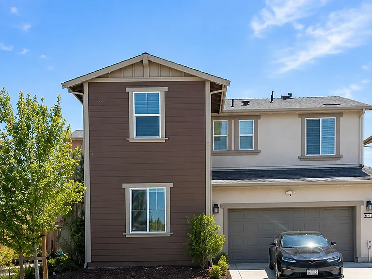 3542 Corsica St — Photo 1