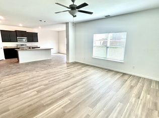 16412 Farmhouse Ln, Elgin, TX 78621