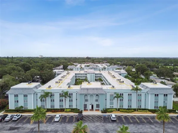 701 Poinsettia Rd APT 124, Belleair, FL 33756