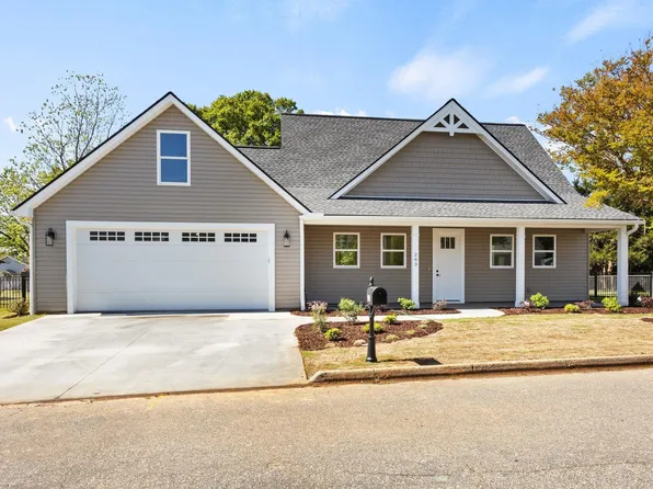 203 Delano Ave, Greer, SC 29650