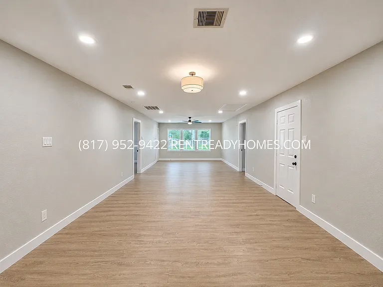 4919 Dickens Rd — Photo 3