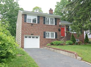 16 Astor Pl, Glen Ridge, NJ 07028