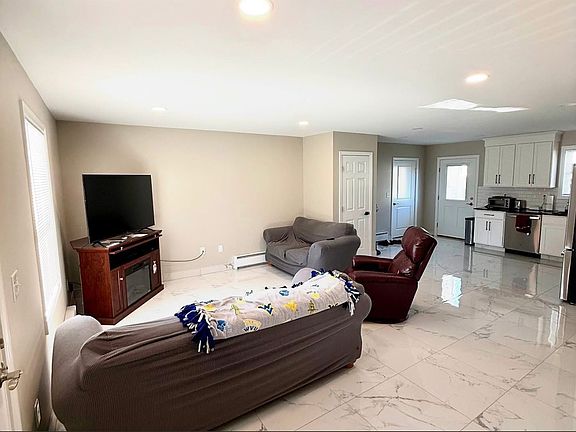 4th image of 12-14 Ledward Ave #A