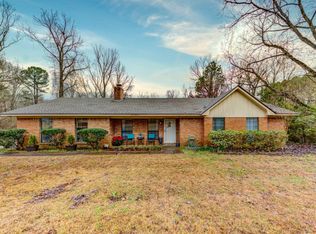 145 Lakeside Dr, Vicksburg, MS 39180