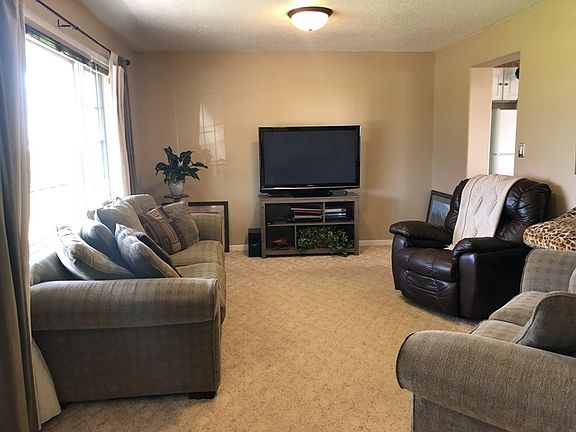 5th image of 117 Badger Dr