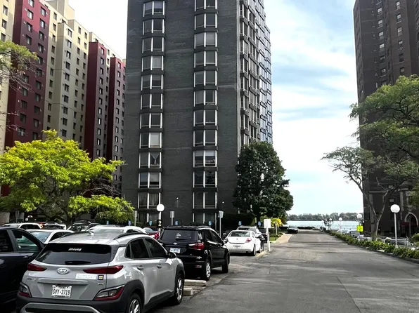8200 E Jefferson Ave #48/505, Detroit, MI 48214