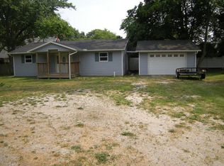 519 E Alabama Ave, Casey, IL 62420