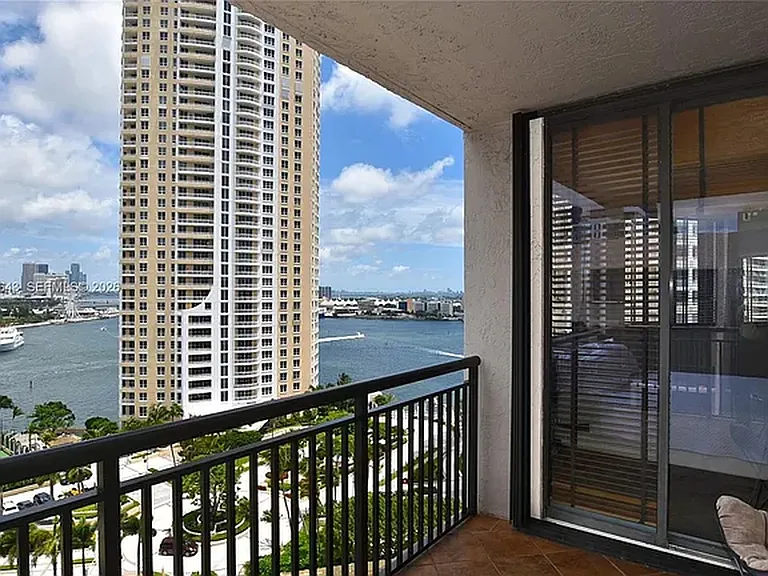 540 Brickell Key Dr #PENTHOUSE — Photo 4