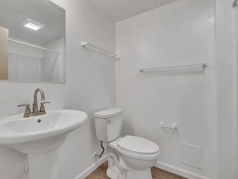 9611 Morwin St — Photo 38