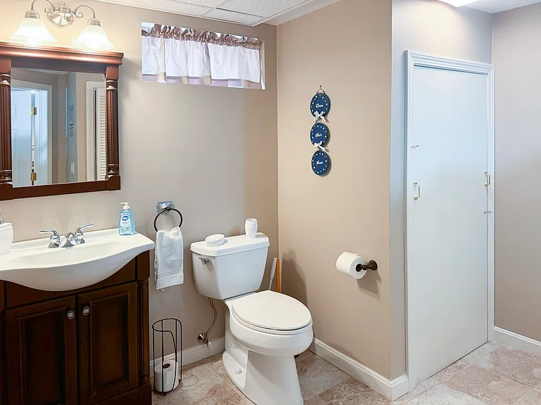 182 Beacon St — Photo 11