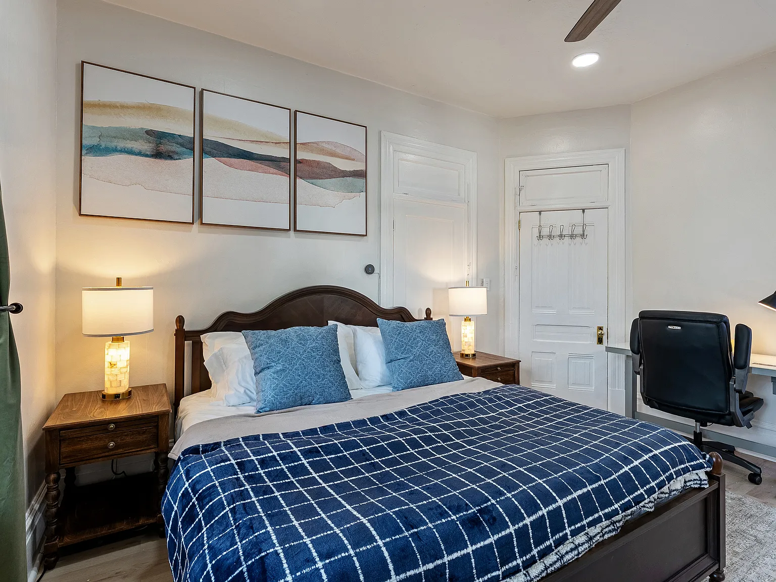 2 bed, 900 sqft, $3,500 — Photo 3