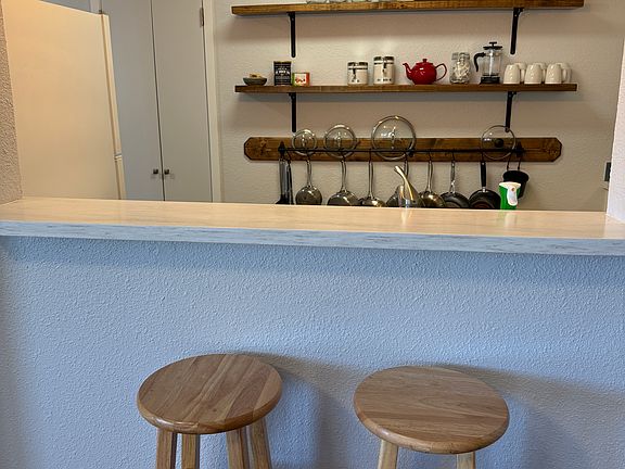 4th image of 220 Riverhill Club Ln APT 16