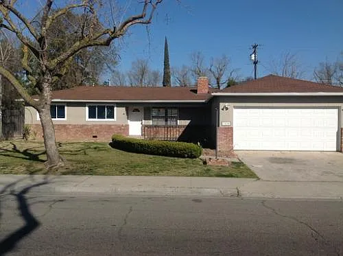 1525 W Roseburg Ave photo 1