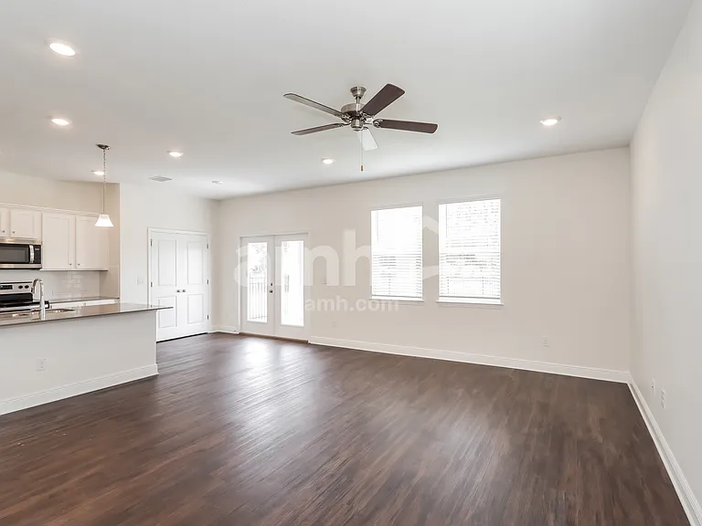 27297 Saint Andrews Ave — Photo 5