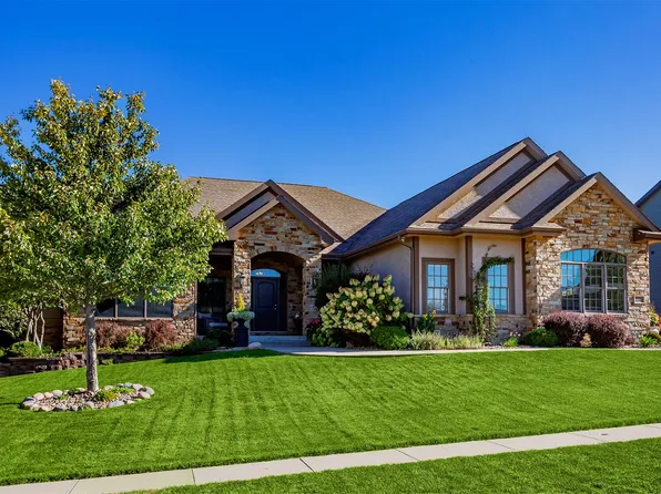 15501 Plum Dr, Urbandale, IA 50323