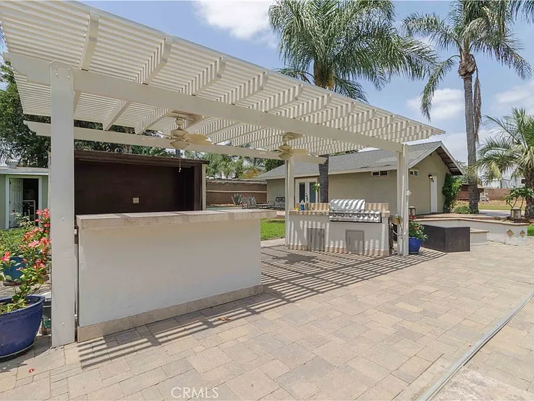 10249 Jurupa Rd — Photo 15