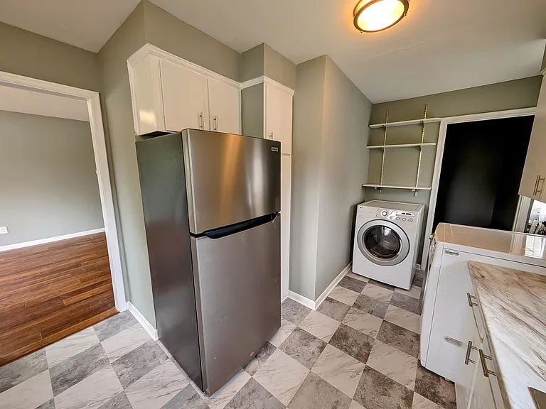 4302 Mandalay Ave — Photo 3