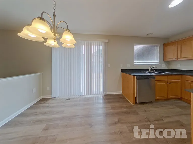 14168 E 101st Pl — Photo 3