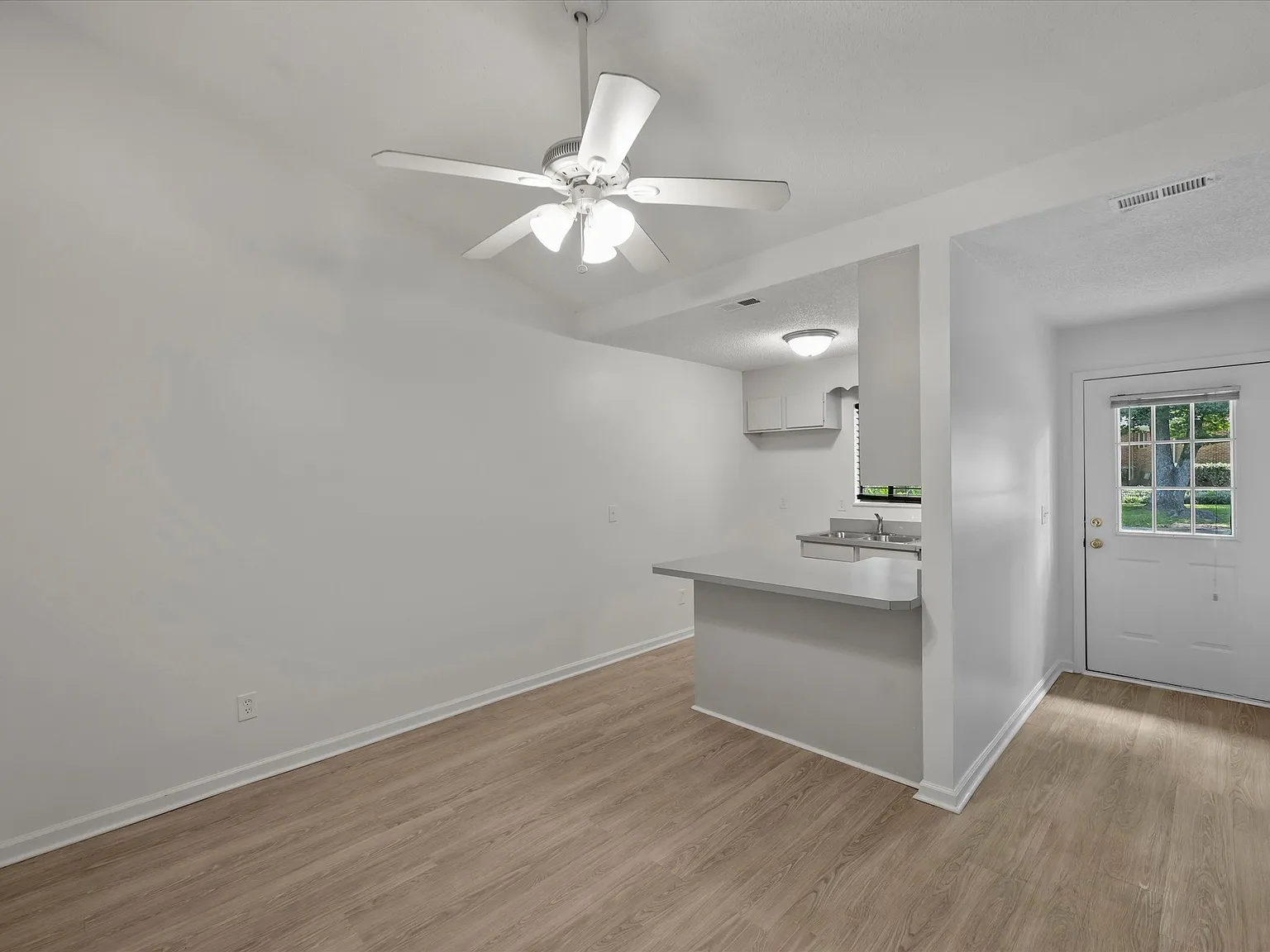 1 bed, 500 sqft, $1,020 — Photo 4