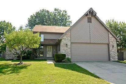 941 Almond Dr photo 1