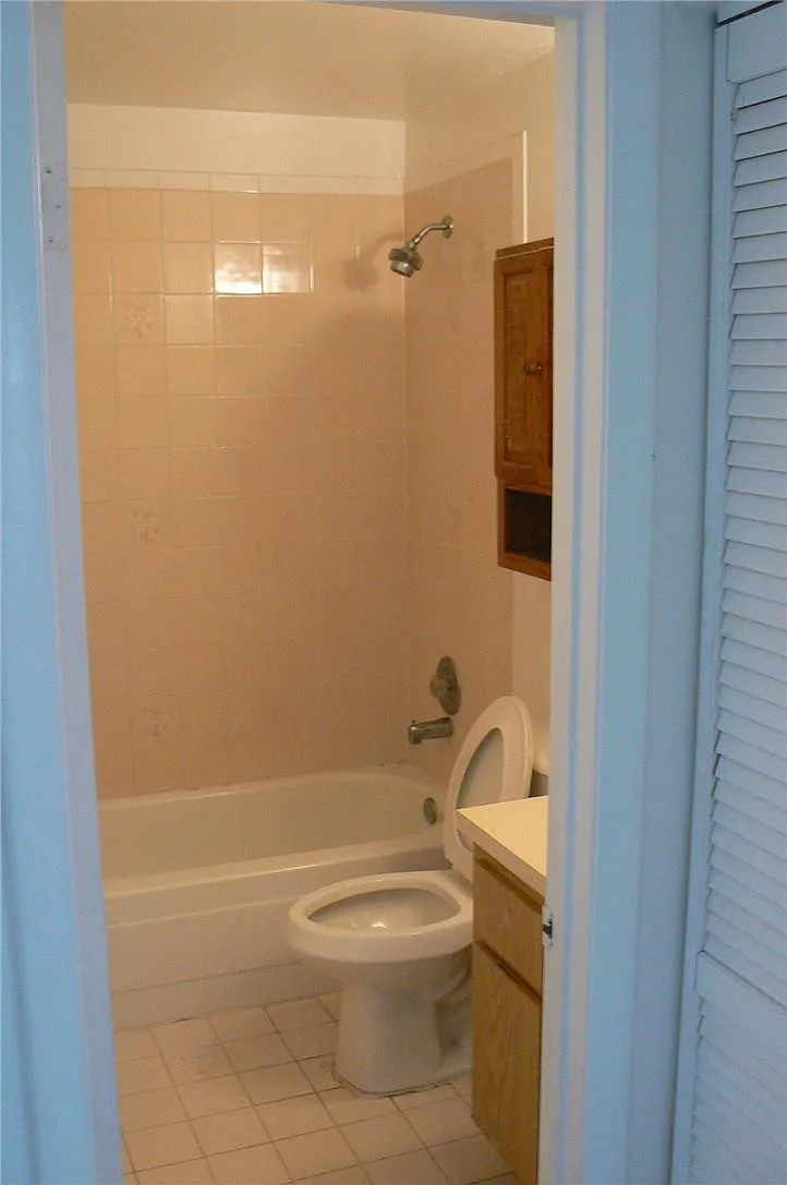2 bed, 2.0 bath, 980 sqft, $1,950 — Photo 3
