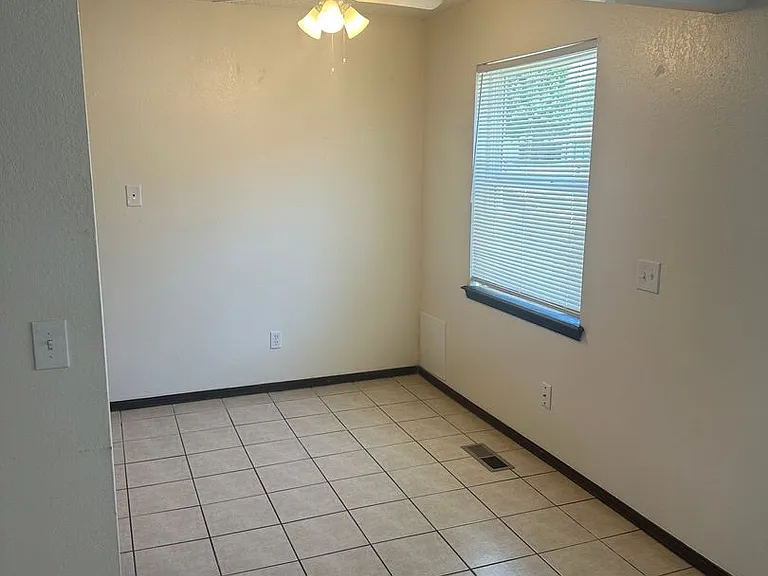 1816 Wren St — Photo 14