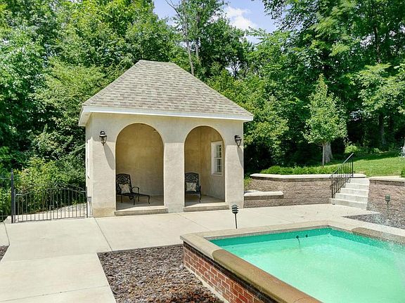 5th image of 3465 Foxcroft Dr