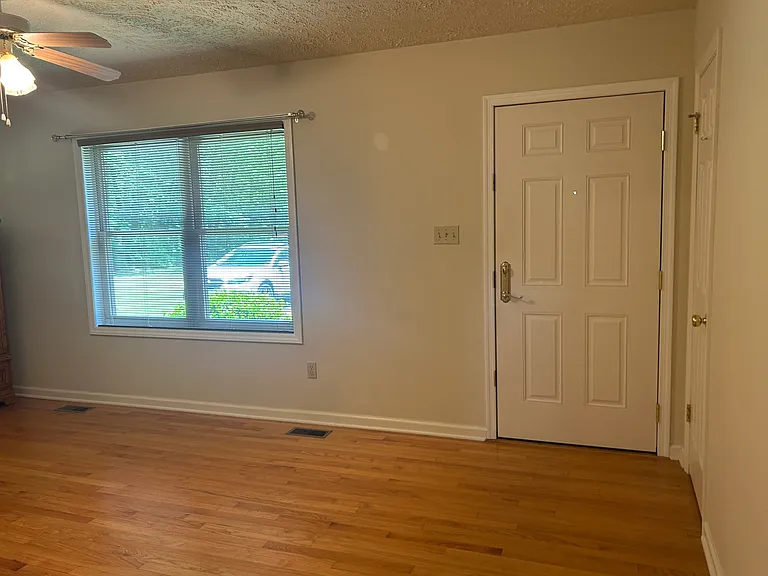 446 Lightwood Rd — Photo 9