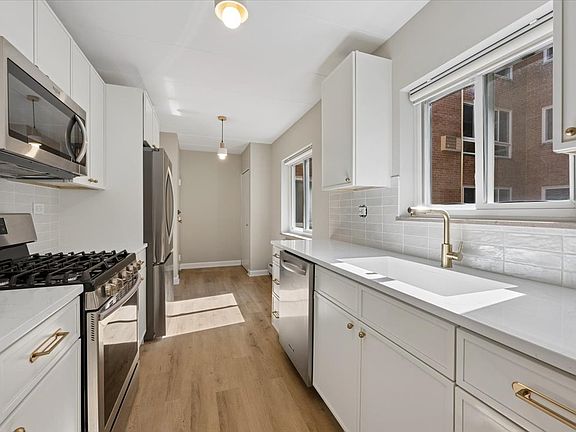 3rd image of 203 N Kenilworth Ave APT 2P