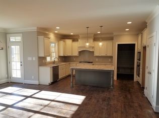 325 Sycamore Creek Dr, Holly Springs, NC 27540
