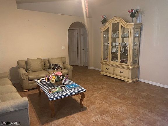 2nd image of 388 Palora Ave