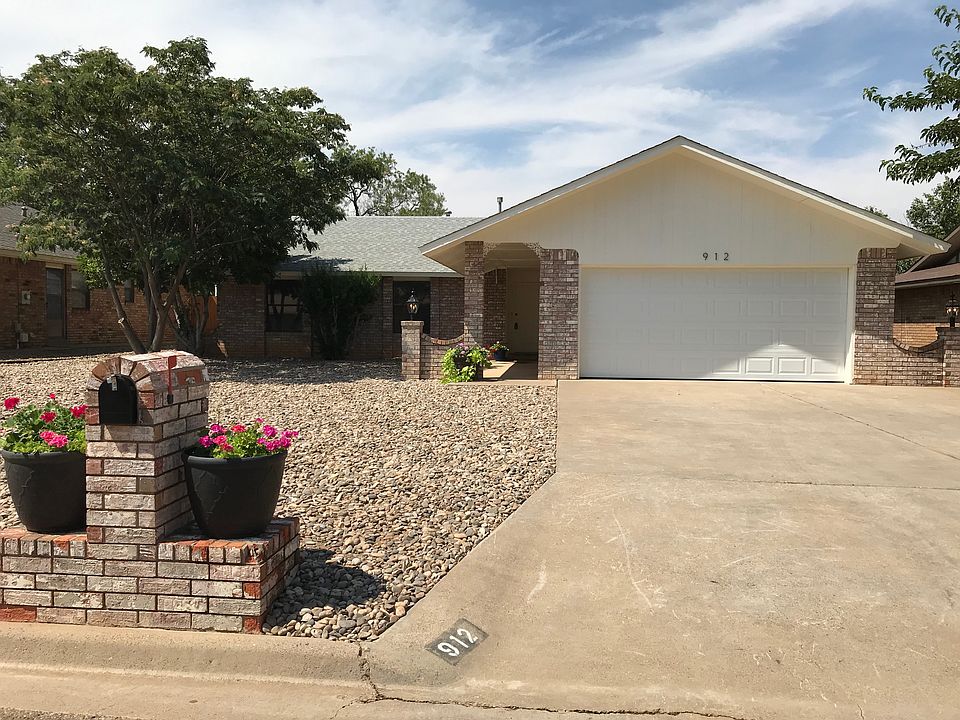 912 Rosewood Drive